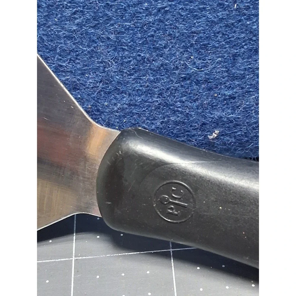 Pampered Chef Pie Cake Server Silver Black Serrated Edge with Blade Cover